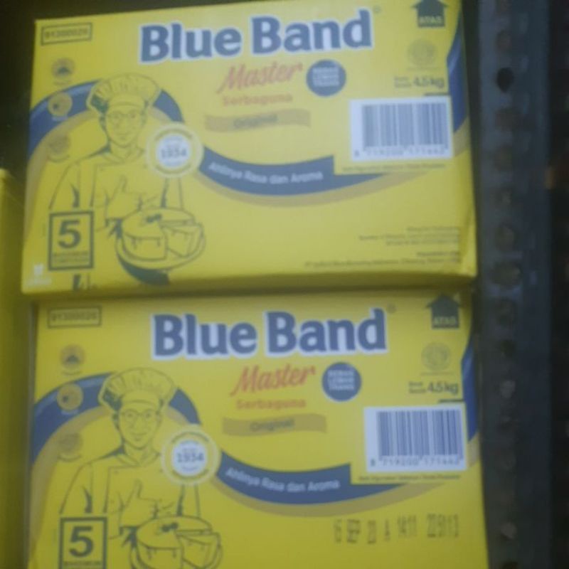 

Mentega Blue Band kemasan 4,5kg