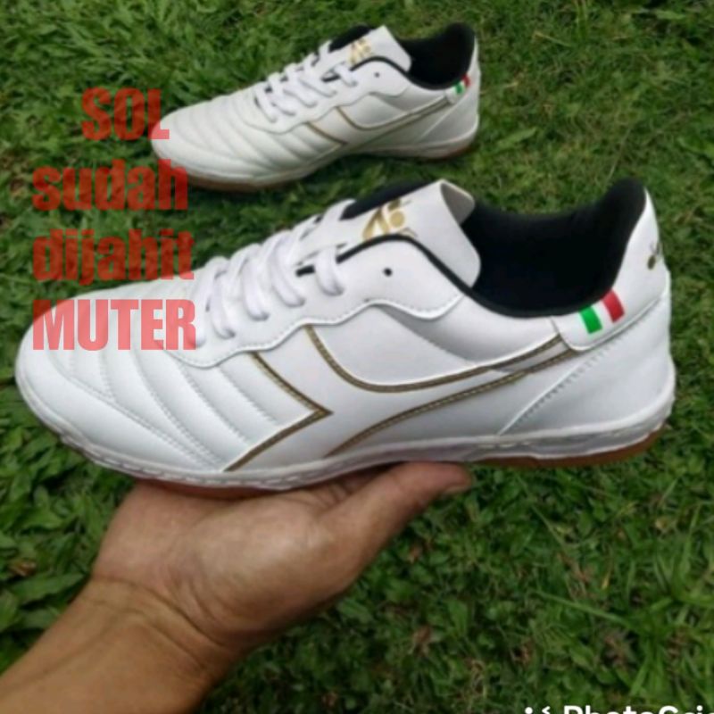 sepatu futsal sepatu futsal kulit sapi asli sol sudah dijahit muter