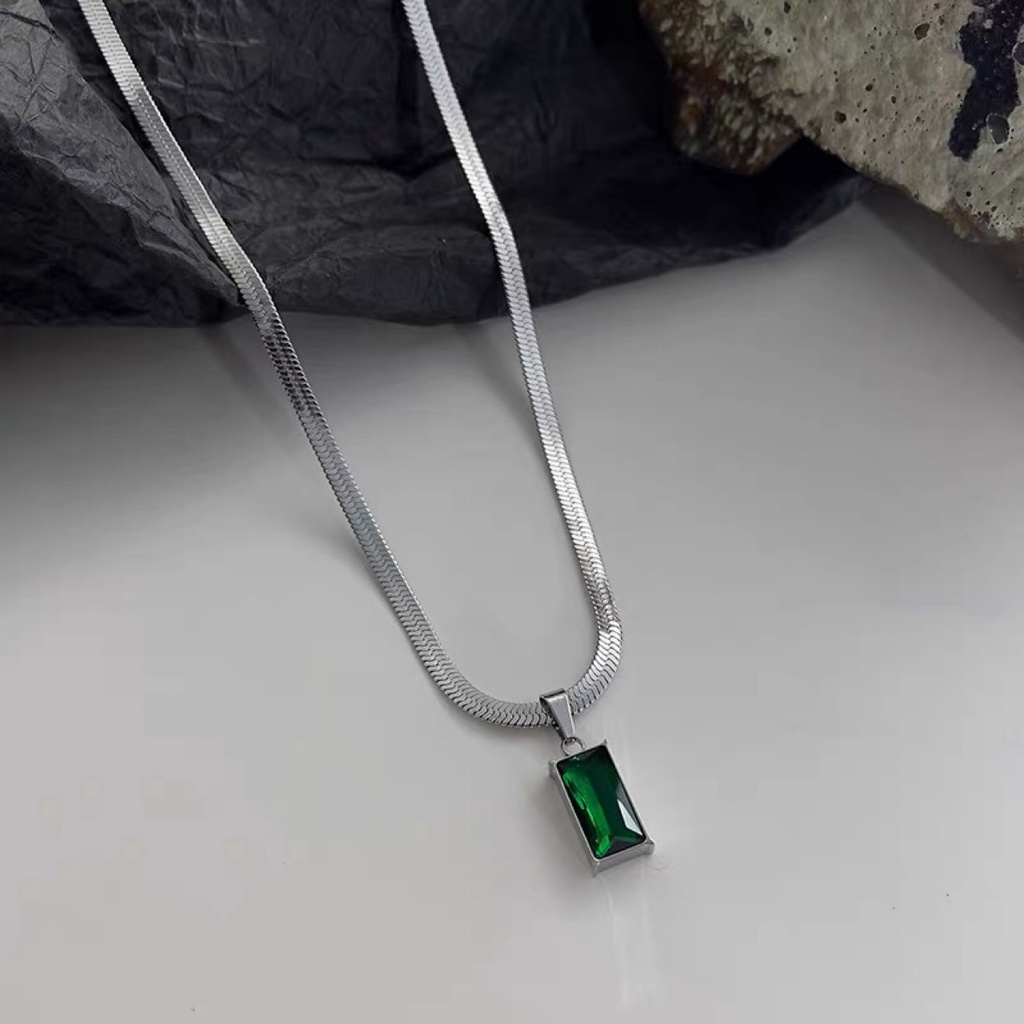 Kalung Titanium Wanita Anti Karat Selamanya / Kalung Titanium Wanita Liontin Permata Hijau