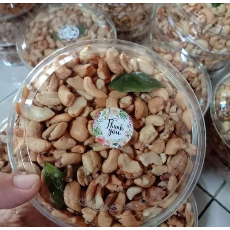 

Mete Goreng Pecah Belah Wonogiri