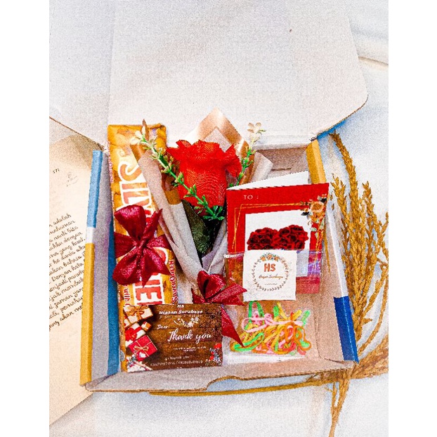 

PAKET GIFTBOX/ KADO CEWEK