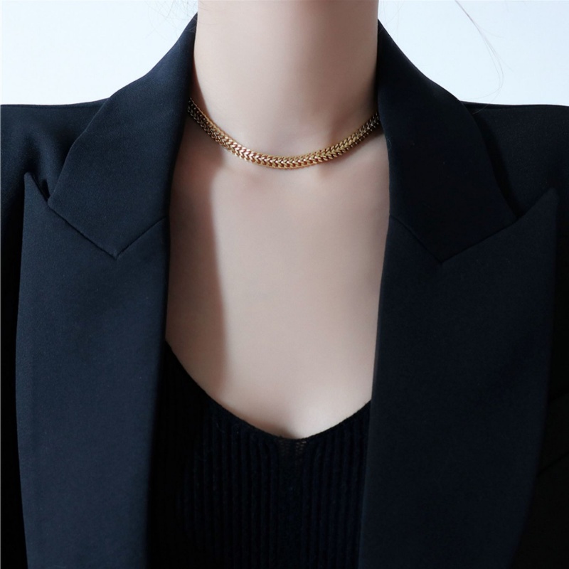 Kalung Rantai Klavikula Bahan Stainless Steel Tebal Gaya Retro Eropa Amerika