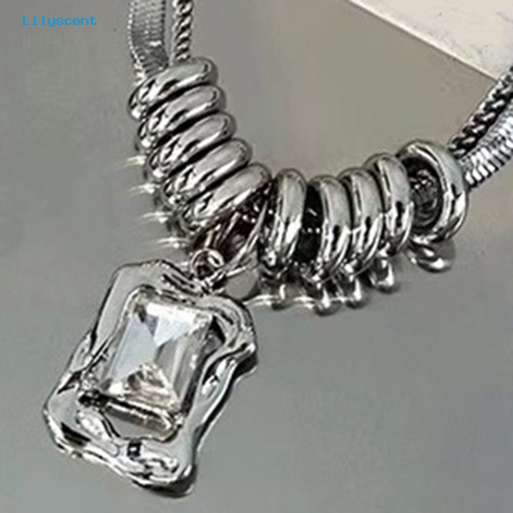 [LS] Wanita Kalung Double-layers Kepribadian Cincin Bulat Tulang Ular Keren Hitam Kristal Imitasi Persegi Klavikula Kalung Fashion Perhiasan