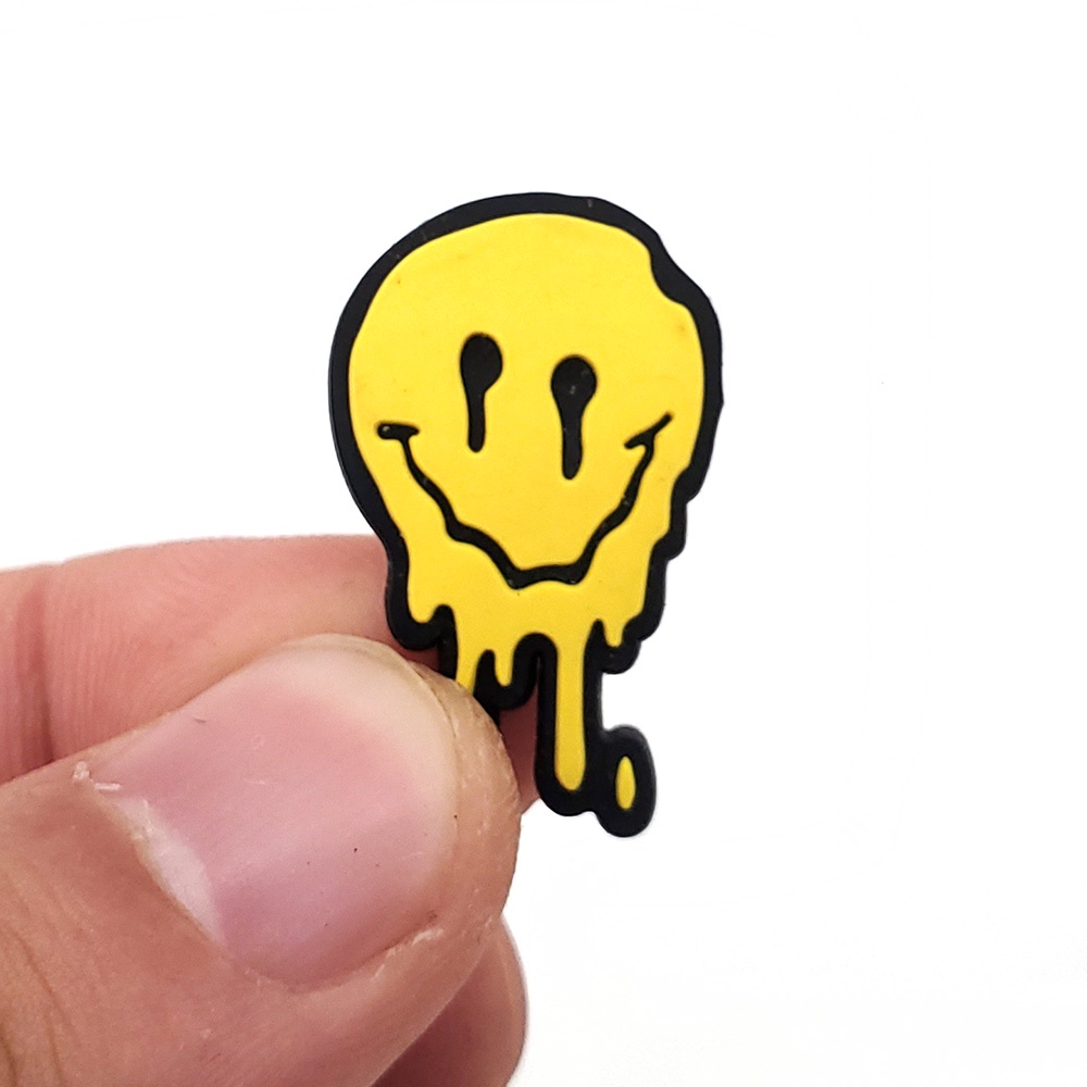 Hot sell 1pcs kartun lucu Frog Shoe crocs jibbitz Charms Pin buckle Aceessories slippers cute shoes decoration kids Gifts