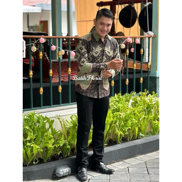 HEM ATASAN KEMEJA Batik Pria Lengan Panjang KAWUNG SAGE BATIK COWOK HIJAU SAGGE Reguler Fit Keris Mo