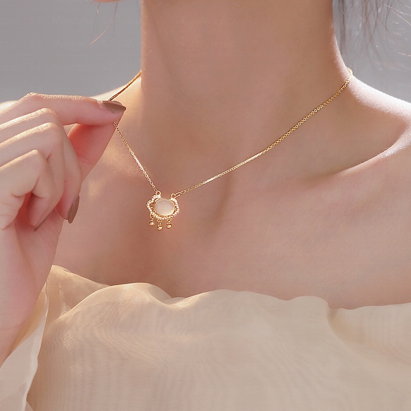 Ins Korea Fashion Opal Liontin Beruntung Kalung Perempuan Bell Klavikula Rantai