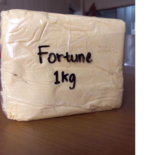 

Harga Terjangkau Mentega Fortune Cream Repack 1 kg / Fortune Margarin 1kg / Mentega Kuning Fortune Termurah Terlaris YU7'