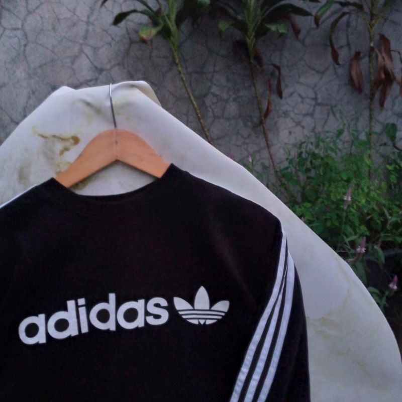 CREWNECK ADIDAS SECOND THEEEFOIL HITAM PUTIH