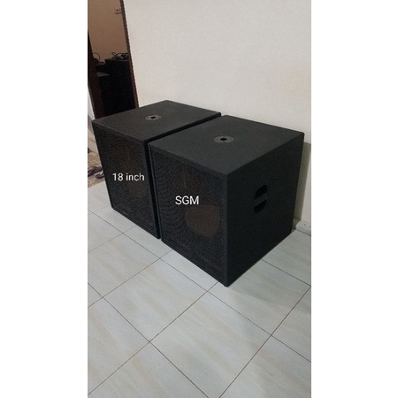 BOX SUBWOOFER 18 INCH LUBANG STAND BESI