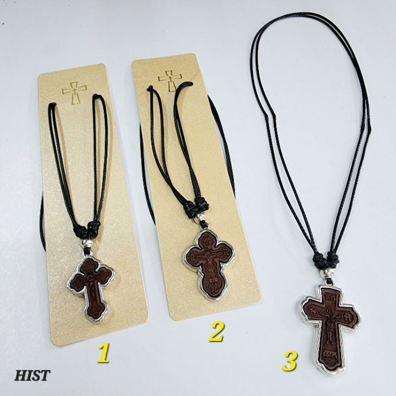 Kalung tali salib kayu lis