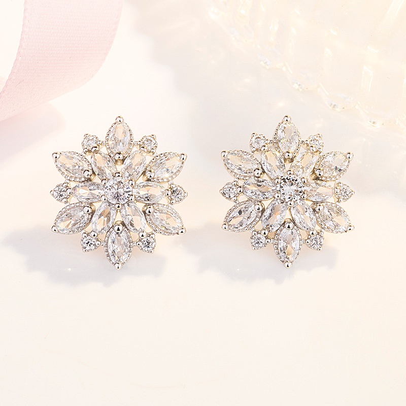 Anting Zircon Bentuk Bunga Matahari Sun Flower | Anting Tusuk Bentuk Snowflake Aksen Berlian Imitasi Untuk Wanita | Aksesoris Wanita | Sendok Garpu Bahan Stainless Steel | Bahan Titanium Steel