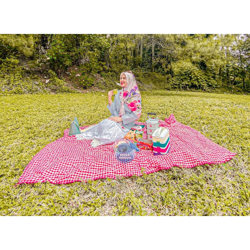 TIKAR Kain Piknik Estetik Kekinian Motif Kotak-Kotak Gingham Kemping Fotografer Ukuran Besar &amp; Kecil by Ismi Store