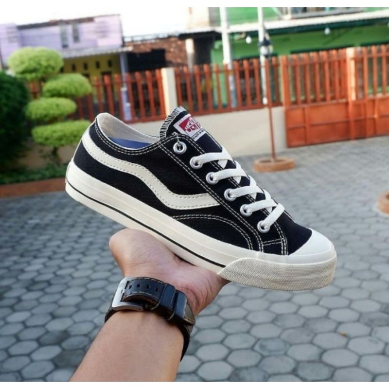 Sepatu vantela 100%original Sneakers pria wanita