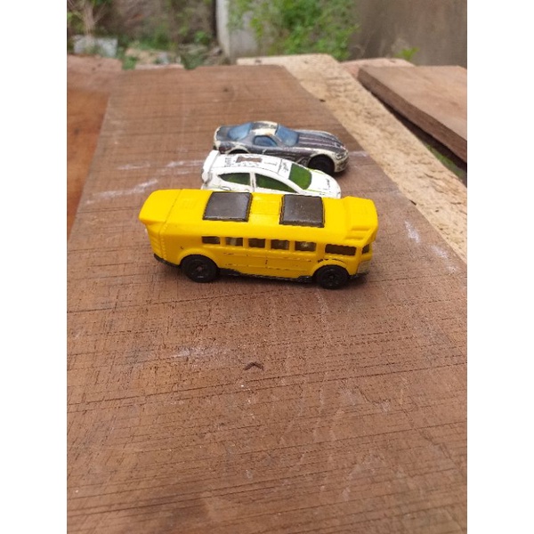 Aneka Diecast Hotwheels High Hot Bus Campur 3Pcs (Bekas)