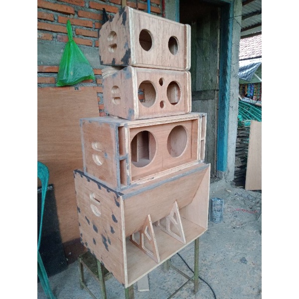 BOX SPEAKER MINIATUR 1 SET 8 inc dan 6 in