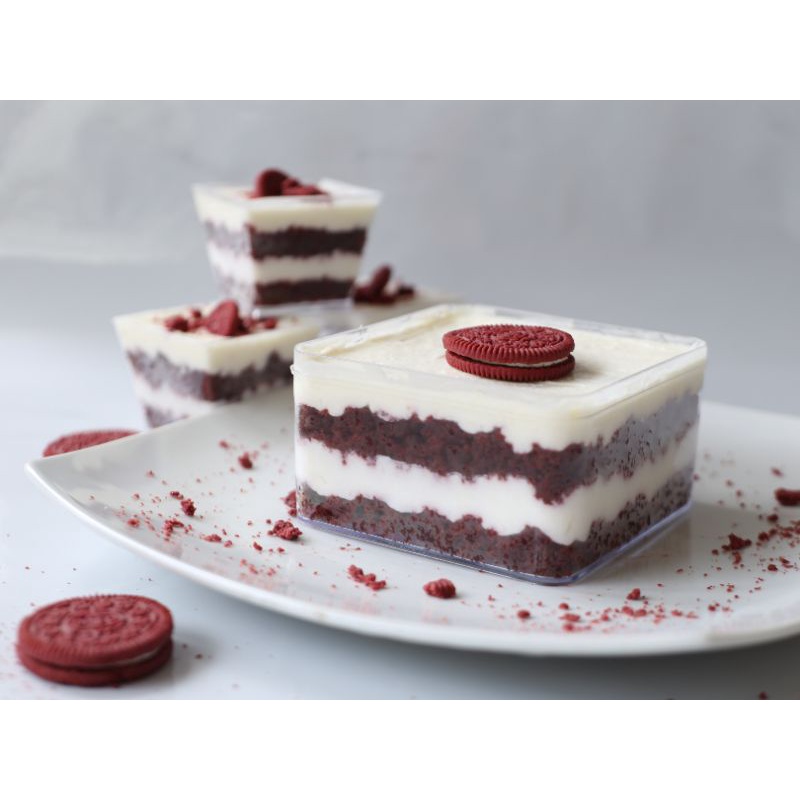 

RED VELVET DESSERT BOX PREMIUM