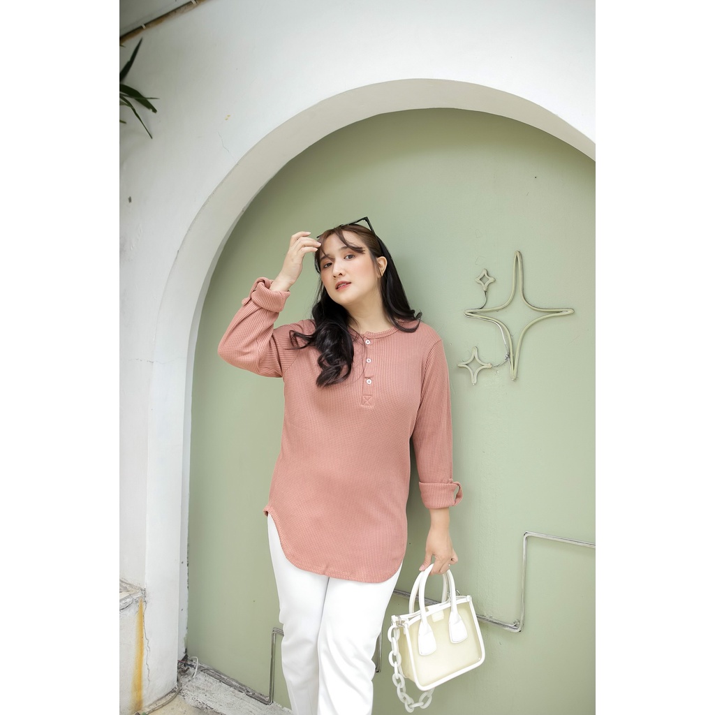 Radha Atasan Wanita Bahan Waffle Knit Blouse