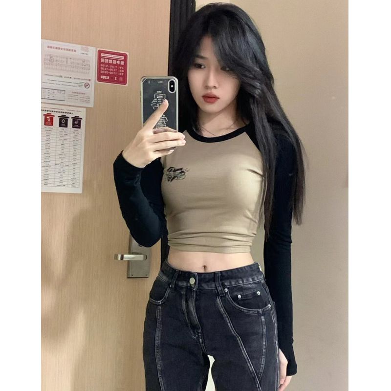 Red Retro Manis dan Pedas Bahu Depan T-shirt Wanita Musim Gugur dan Musim Dingin Baru Keinginan Murni Halter Tali Lengan Raglan Pendek unik Chic Atasan