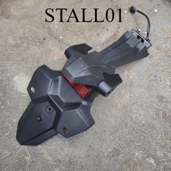 Spakbor sepakbor slebor belakang Honda CBR 150 R cbr150R LED faclife asli original copotan motor