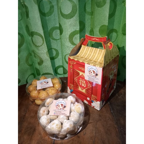 

Hampers Hari Raya: (Lebaran, Natal, CNY, Imlek, Sincia, Tahun Baru, Idul Adha, Idul Fitri) Isi 2 Toples ukuran 250 gr, isi Nastar & Putri Salju (Bisa Request Jenis Kue & ukuran toples)