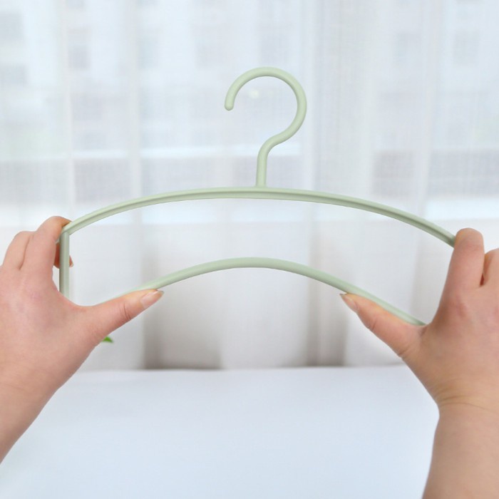 Yamata Hanger Gantungan Baju Plastik / Plastic Hanger Pakaian Laundry Anti Slip / Gantungan Pakaian Rumah Tangga Non-slip / Gantungan Busur Desain Plastik Lebar Bahu Semi-melingkar / Hook Pakaian Anti Jatuh