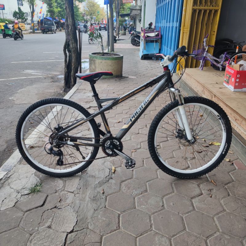 Sepeda Gunung MTB Pacific Alloy Bekas Second 26"