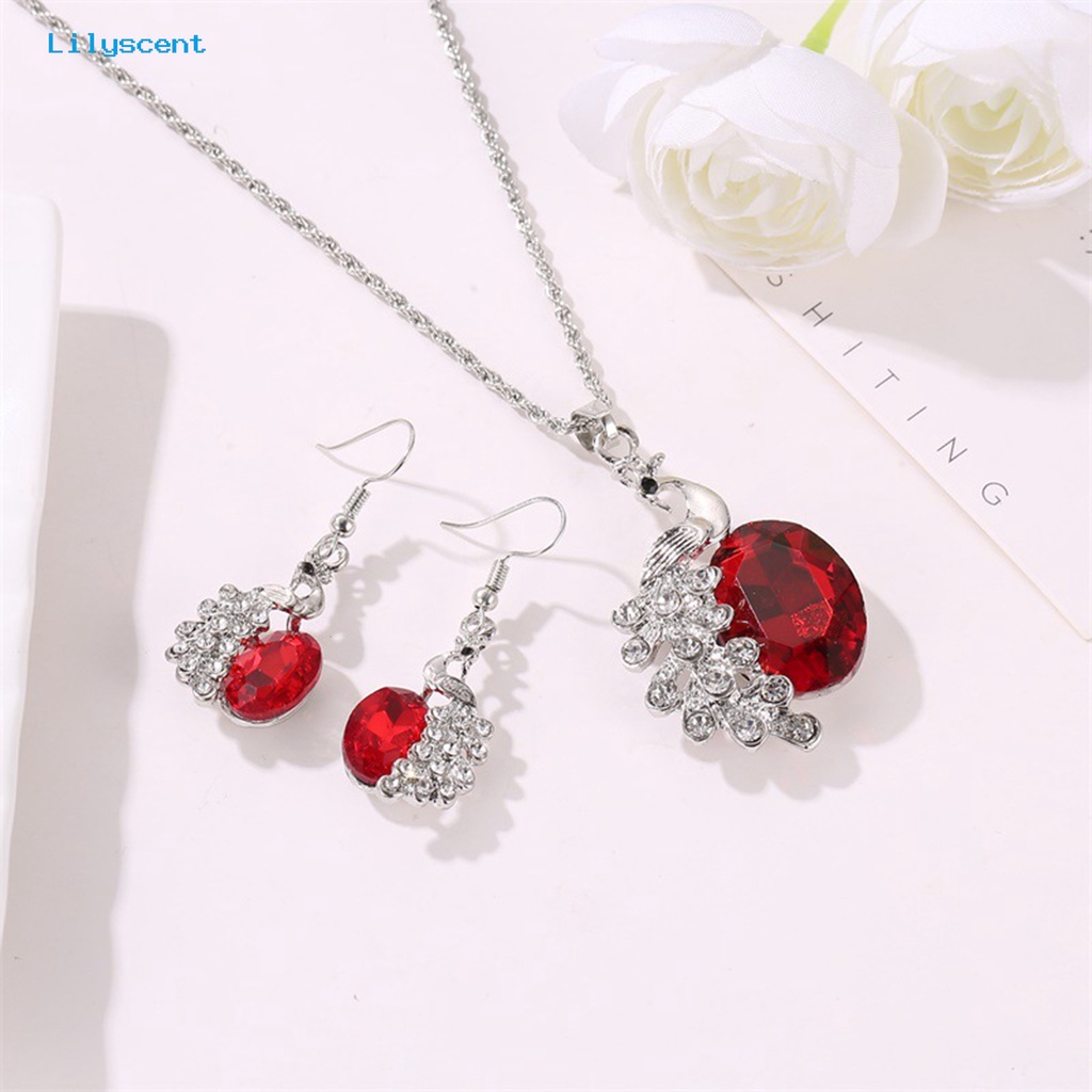 [LS] 2pcs/set Kalung Anting Set Biru Kristal Imitasi Kepribadian Glitter Indah Bentuk Merak Hias Berlian Imitasi Liontin Anting Kalung Perhiasan Aksesori