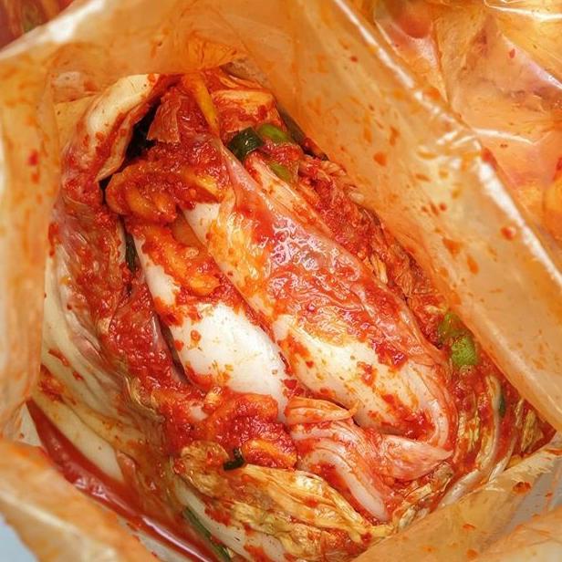 

jinnjja Kimchi 500gr fresh hand made asli buatan orang korea TERLARIS