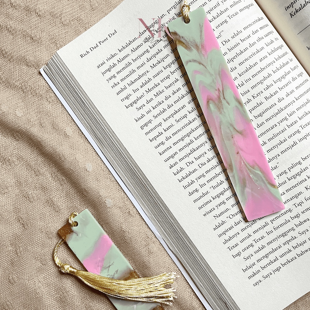 

Pembatas Buku Resin / Resin Bookmark - Semua Edisi Nala Kirana (Pre-Order)