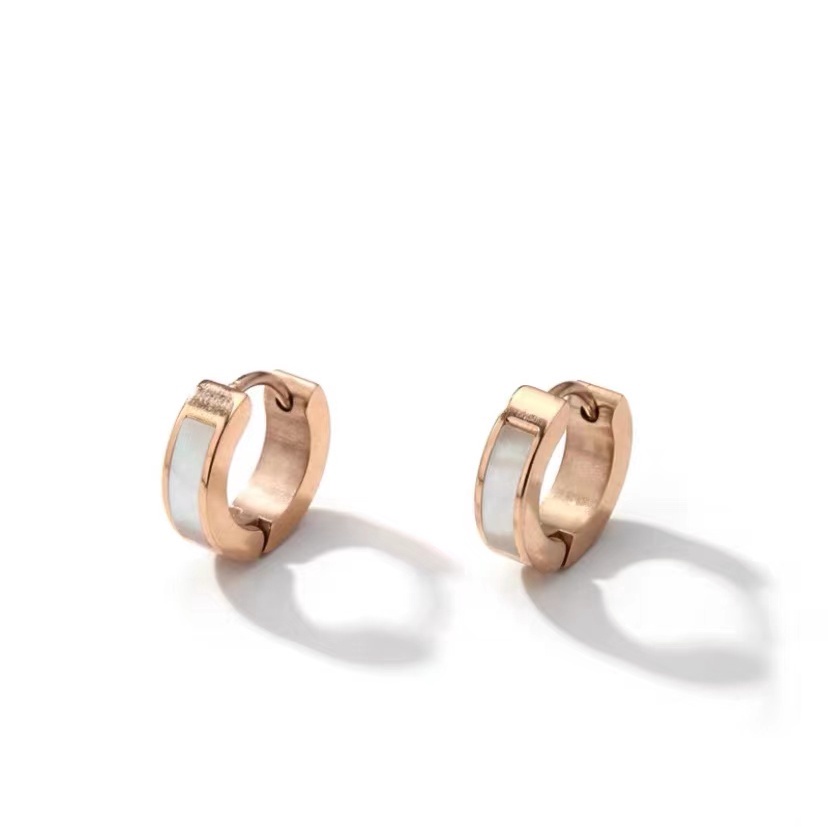 Anting Bentuk Lingkaran Bahan Titanium Steel 18K Warna Rose Gold Anti Alergi