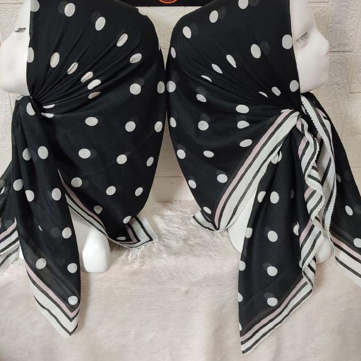 Baru HIJAB SEGI EMPAT VOAL MOTIF POLKADOT HITAM KERUDUNG JILBAB MURAH ✪qtc【