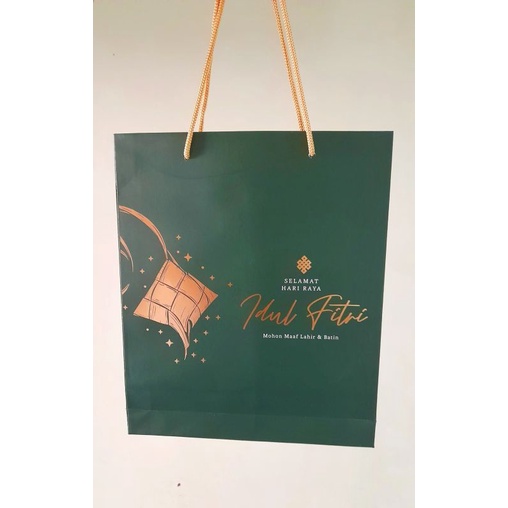 

Paperbag Idul Fitri Vertikal uk. P. 23.5 L. 5 T. 28 cm " Ketupat " ( 1 pack isi 5 pcs Paperbag & Tag )