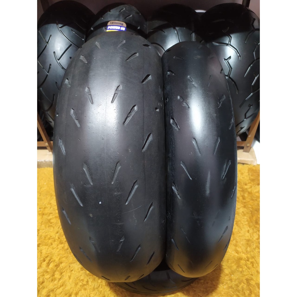 Michelin Pilot Power RS  Size Depan 120/70 R17 Size Belakang 190/55 R17