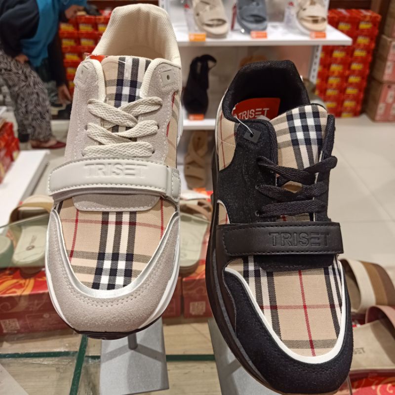 Sepatu Sneakers wanita. TRISET original