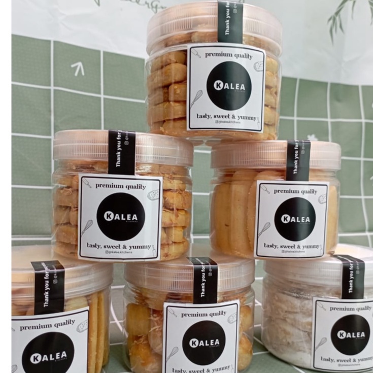 

HAMPERS PARCEL HADIAH GIFT SESERAHAN NATAL PARCEL CHRISTMAS ISI KUE KERING KUKER NASTAR KASTANGEL MURAH