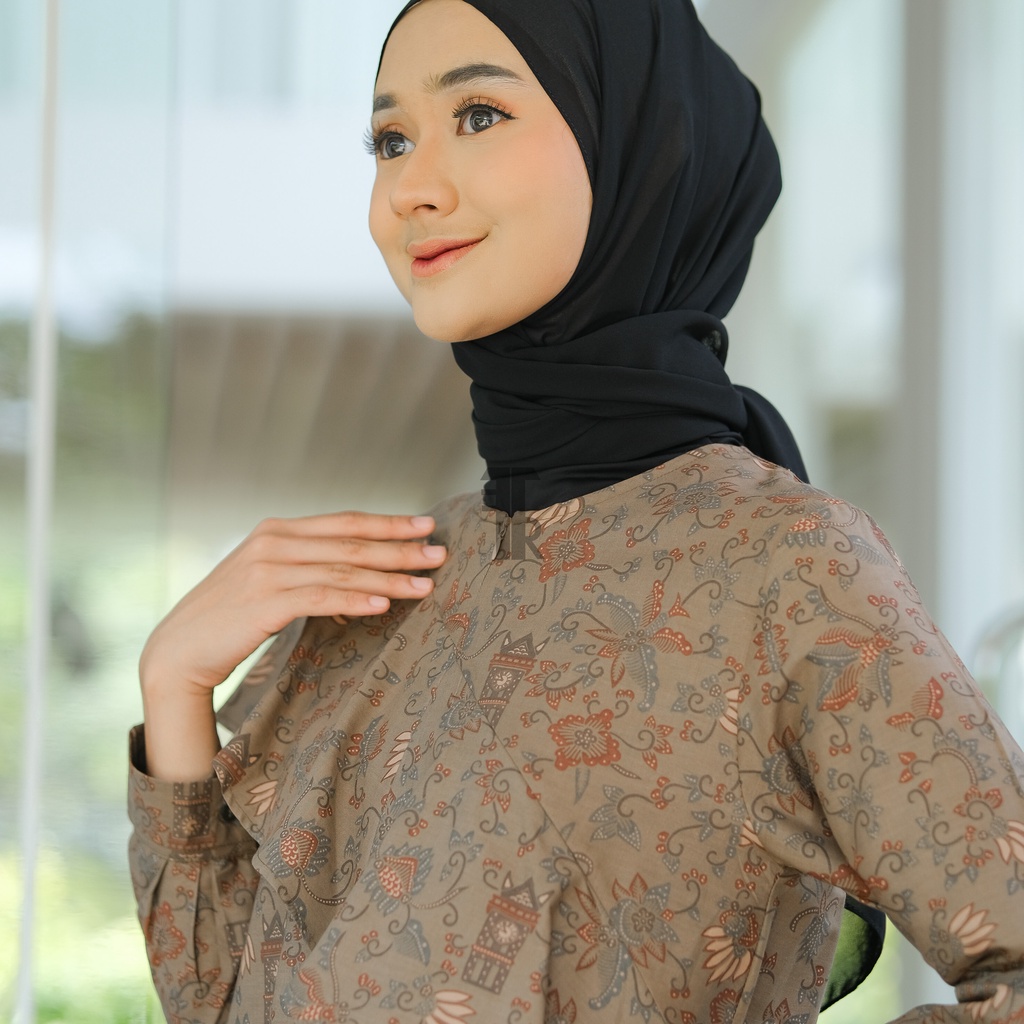 FITTINGROOM11 Blouse Batik - Kana Blouse