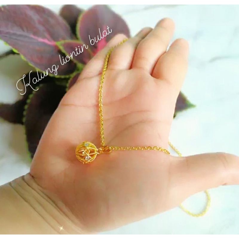 Kalung Rantai liontin bulat lapis emas