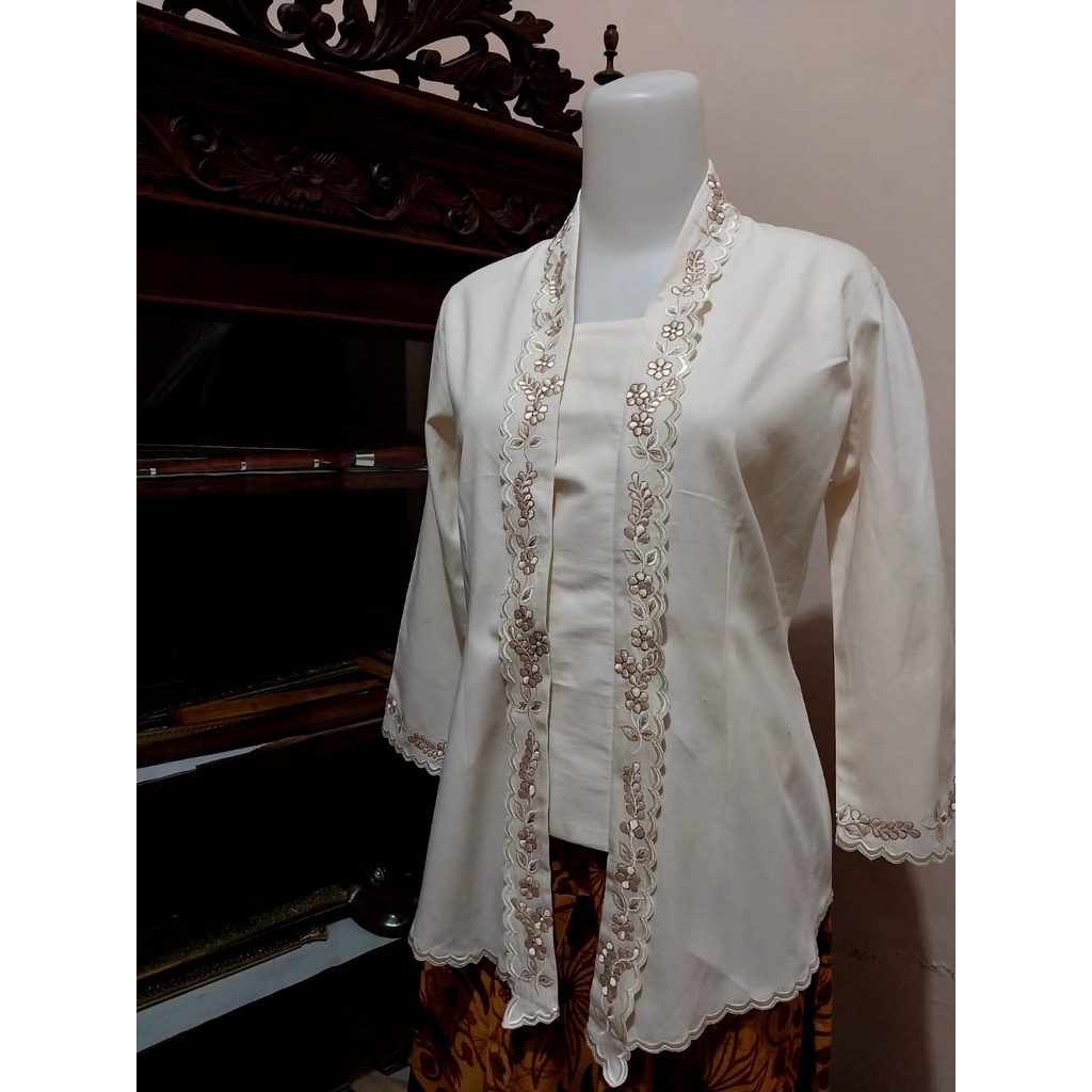 KebayaBordir_Kartini