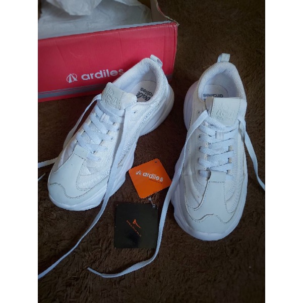 SALE Sepatu Putih Sneakers ARDILES Full White Sepatu Lari Joging Ringan No. 39 24cm