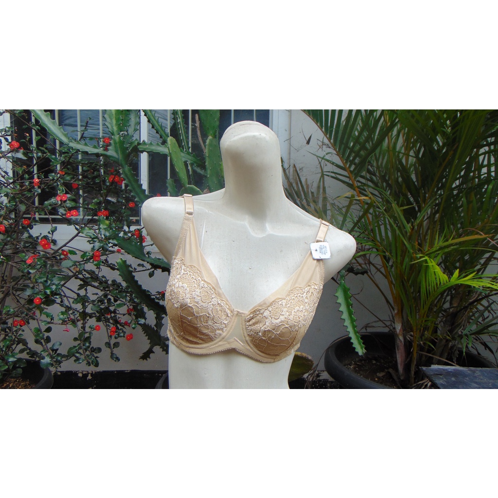 [NORMAL PRICE IDR 215.000,-] MINIMIZER BRA TANPA BUSA VISICAL BY WACOAL 9306 BEI LACE SIZE 34A (A75)