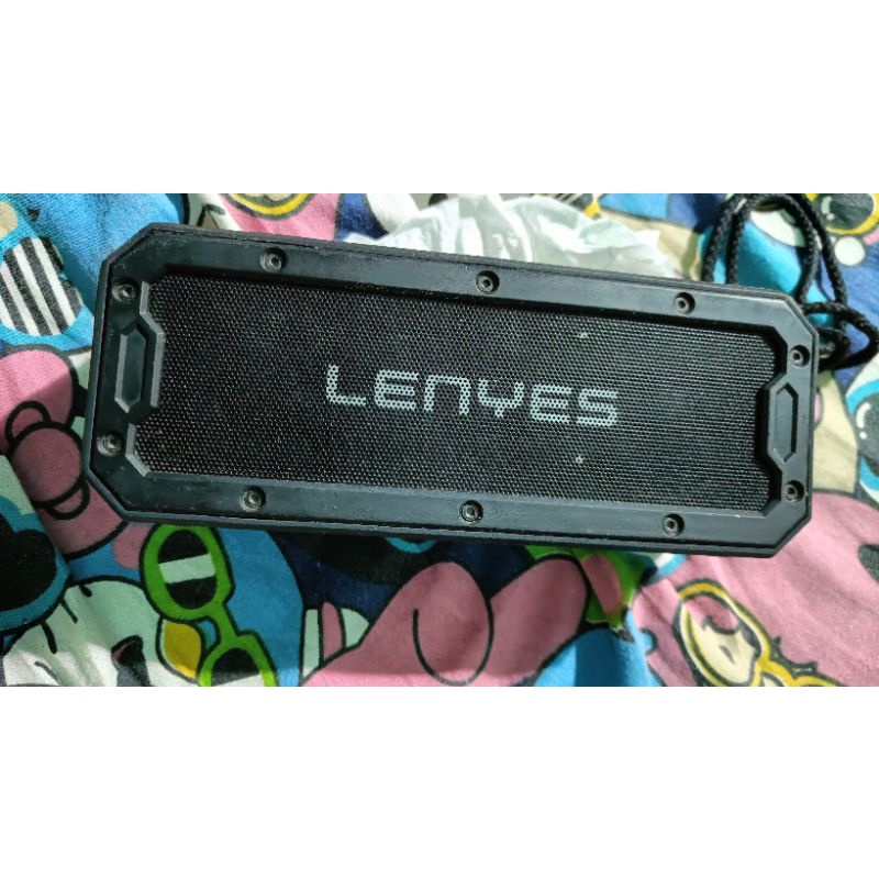 lenyes