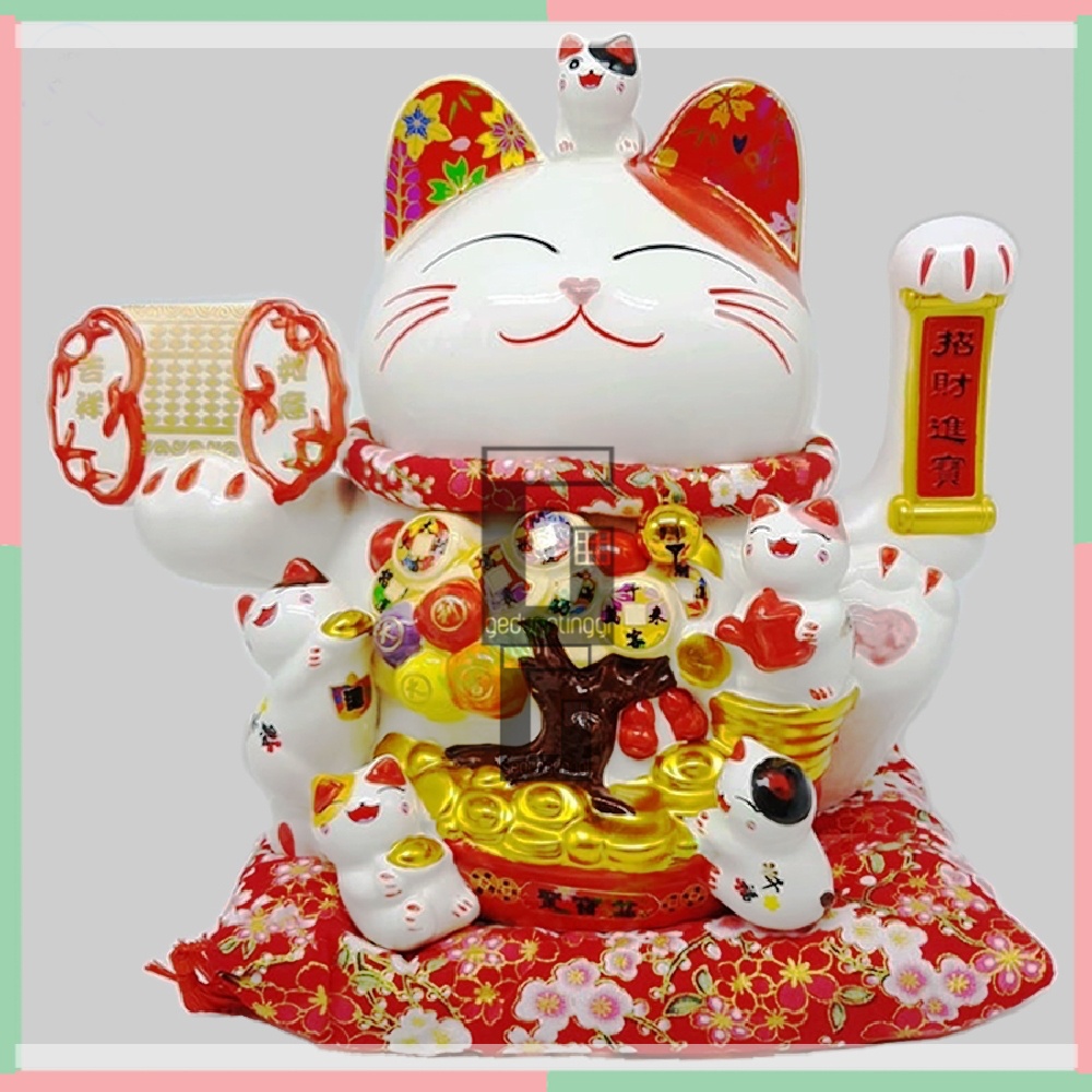 Pajangan Patung Hiasan Dekorasi Boneka Kucing Hoki Keberuntungan Lucky Cat Rejeki Maneki Neko Maneko Neki Cream Gold Tangan Goyang Gerak Baterai Batre Batrai Batrei Listrik Cina China Jepang Meja Toko Kasir Size Ukuran Sedang Medium Besar Jumbo Keramik XL