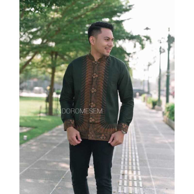 KOKO HIJAU BATIK PRIA LENGAN PANJANG