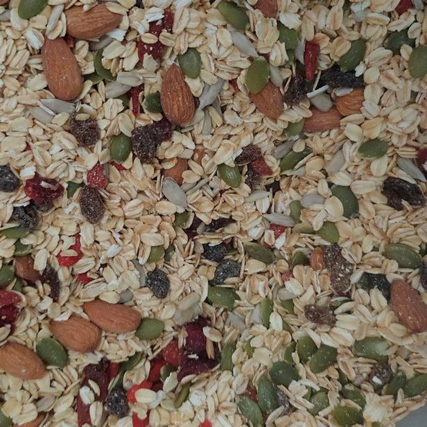 

➷ 500gr Muesli Gembira : rolled oat, sunflower, pumpkin, almond, dark raisin, cranberry & gojiberry Varian Mentah/ Roasted ♦