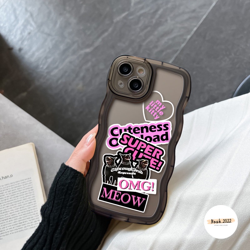 Trendy Brand Case OPPO A17K A77 A77s A54 A74 A16s A12 A16K A95 A57 A5 A9 A76 A52 A15 A16 A17 A3s A55 A96 Reno 8 7 6 8Z 7Z A1k A53 A5s A7 Wavy Edge Sticker Label Kucing Keren Sarung Soft Case