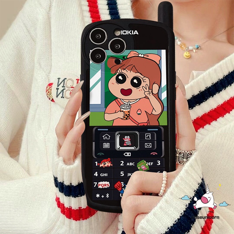 IPHONE Casing Ponsel Pasangan Kreatif Kompatibel Untuk Iphone11 14 12 13 Pro MAX Xr7 8 Plus X XS MAX Kartun Crayon Shin-chan Sakurada Nene Kepribadian Retro Bentuk Ponsel Seluler Soft Cover