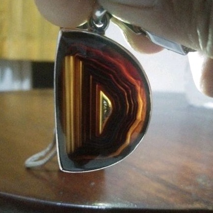 Liontin Perak Batu Akik Motif Inisial Huruf D Combong tengah