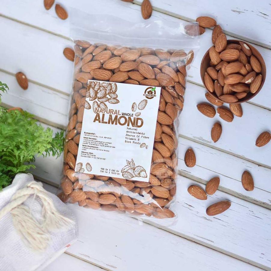 

♝ Natural Whole Almonds 500 Gr ☚