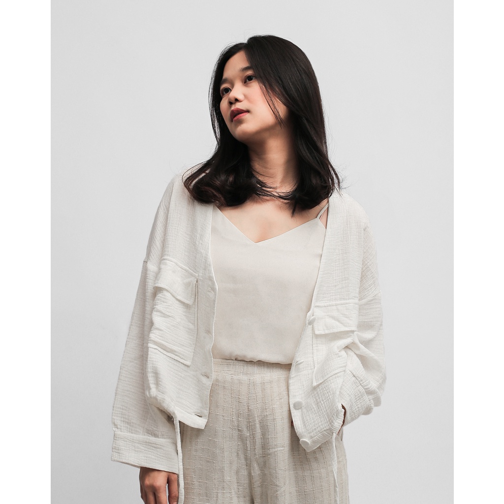 KHK by Khakikakiku Arona Outer White