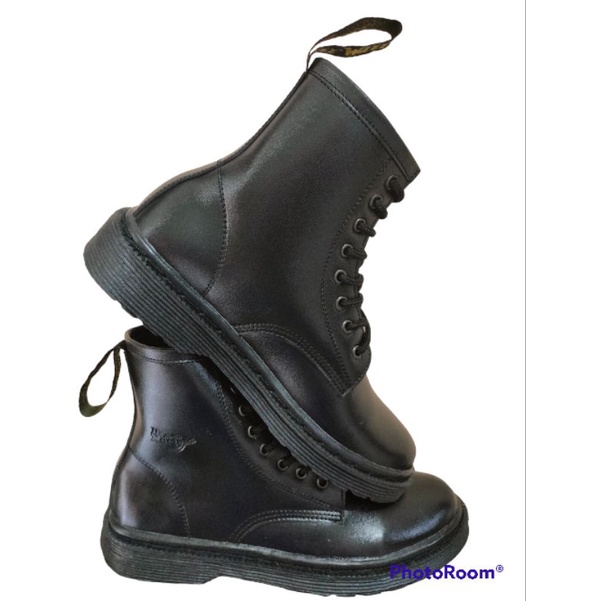 BOOTS PRIA 8 HOLE / SEPATU  DR.MARTENS / SHOES KASUAL TERLARIS UK 36-45